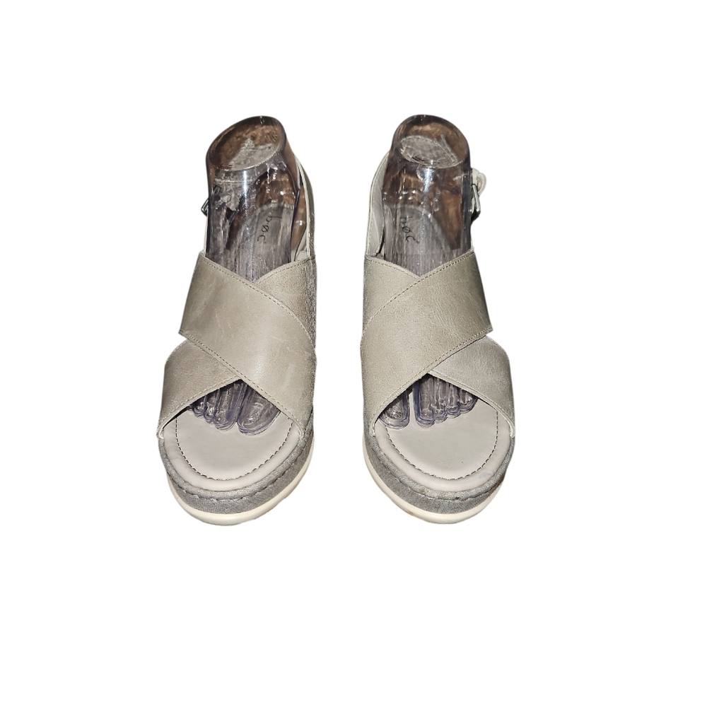 B.o.c‎ Stone Gray Wedge Sandals Women's Size 11